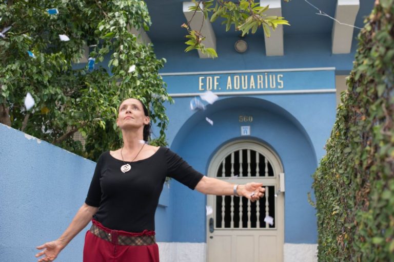 Aquarius – Cum lupta o brazilianca
