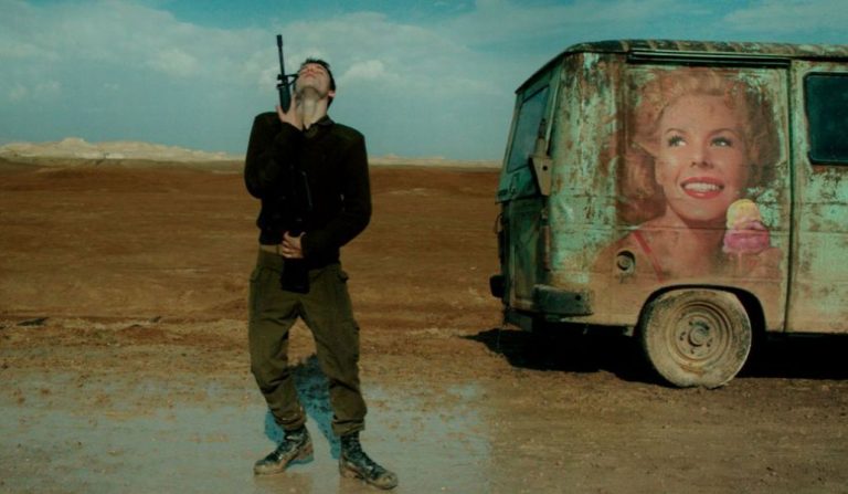 Foxtrot – Te ia prin surprindere in fiecare scena