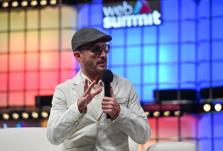 Darren Aronofsky va regiza un biopic despre Elon Musk