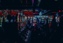 Joc nou marca Alex Velea – pregătit de distracție? Unsplash